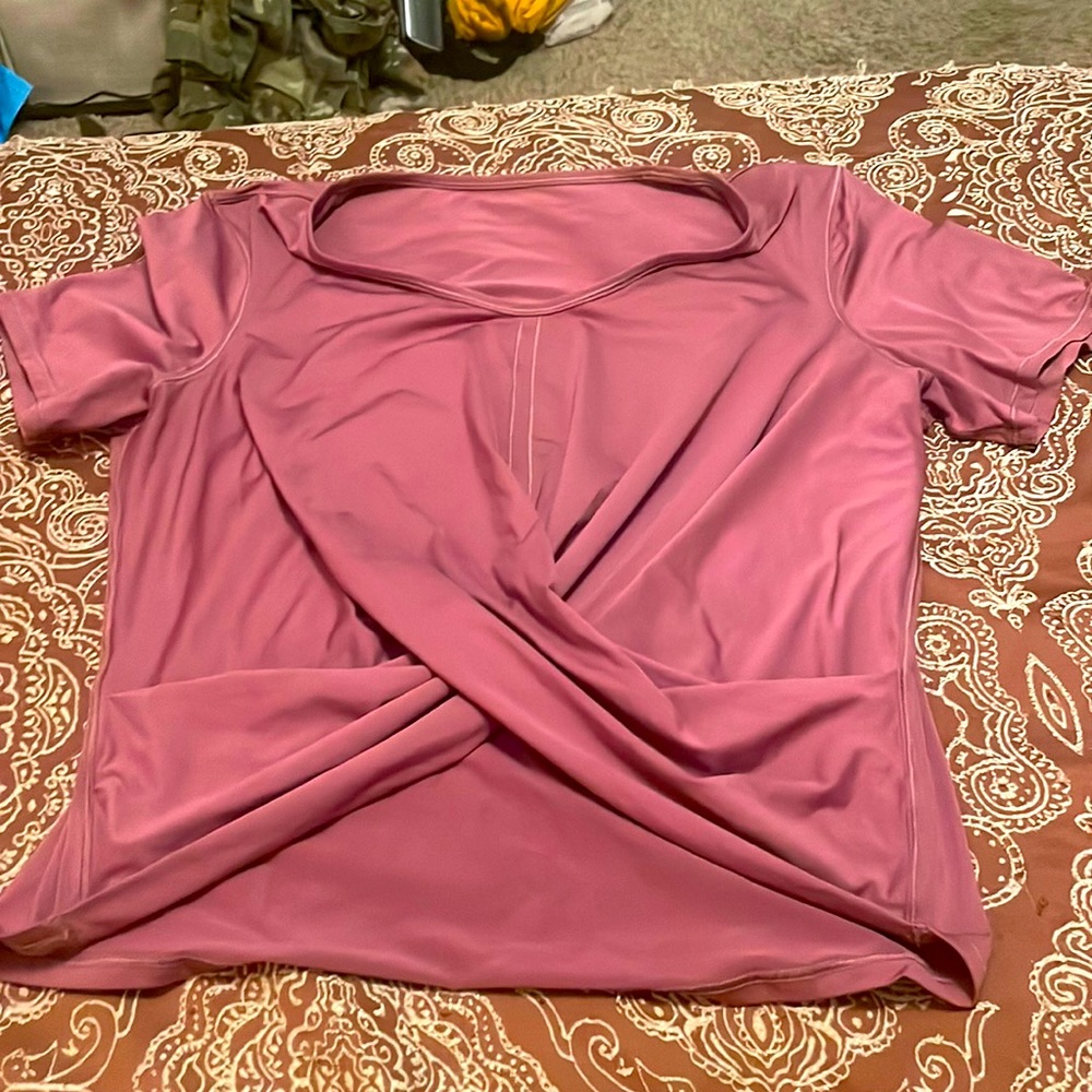 Lululemon t-shirt